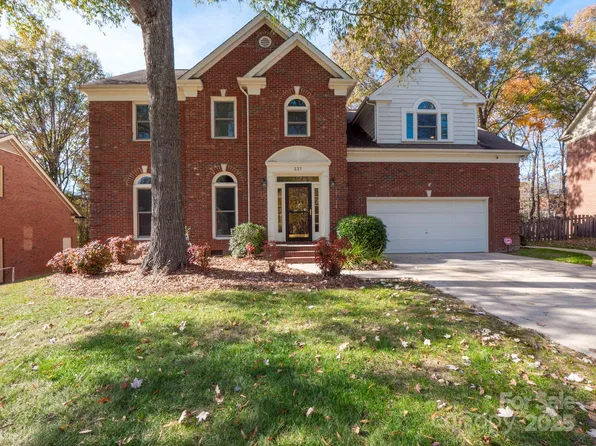 237 Walnut Point Dr, Matthews, NC 28105