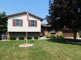 9736 Buchanan St, Crown Point, IN 46307