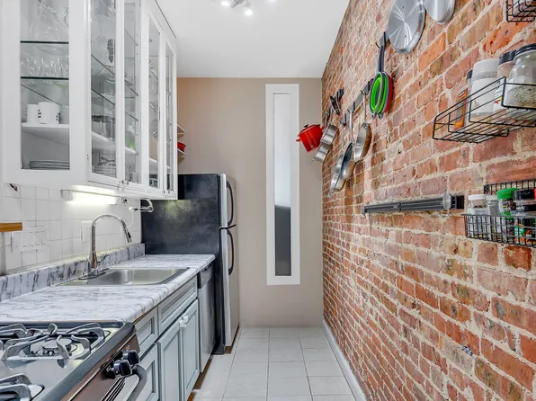 206 East 90th Street 4W image 3 of 9