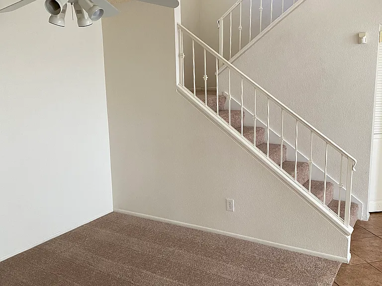 9828 S 44th St — Photo 22
