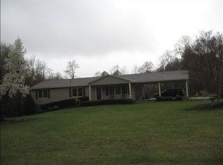 402 Deerwood Dr, Blairs, VA 24527
