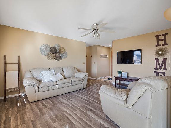 2nd image of 625 Foxtail Dr