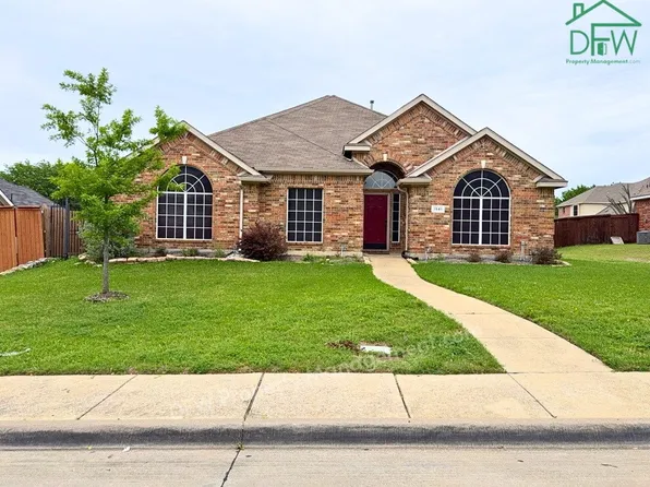 1541 Mountain Laurel Ln, Desoto, TX 75115