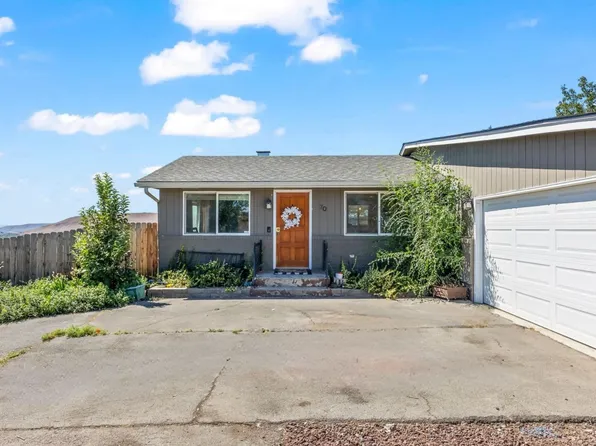 70 Herlou Dr, Selah, WA 98942