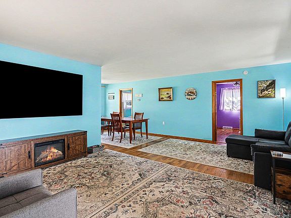 4th image of 6025 Cedar Lake Rd