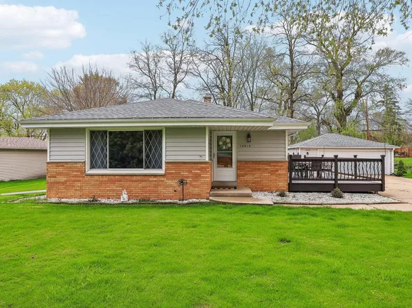 12915 West Park AVENUE, New Berlin, WI 53151