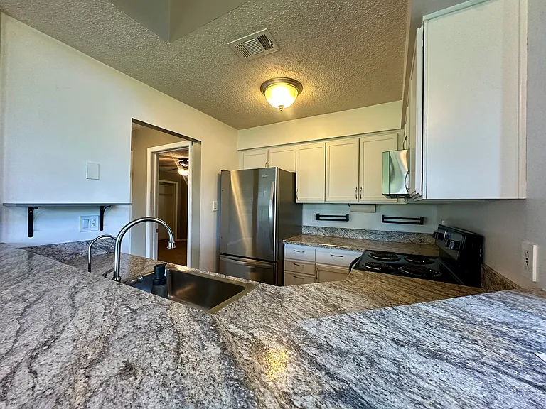 4044 Laurel Green Cir — Photo 29
