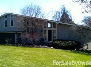 3627 Wildflower Cir, Syracuse, NY 13215