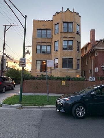 1st image of 6412 N Washtenaw Ave APT 1E