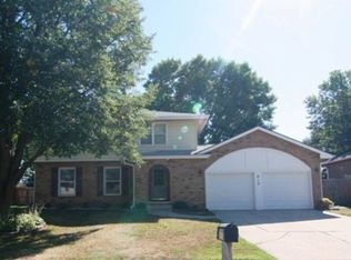 810 E 17th St N, Newton, IA 50208