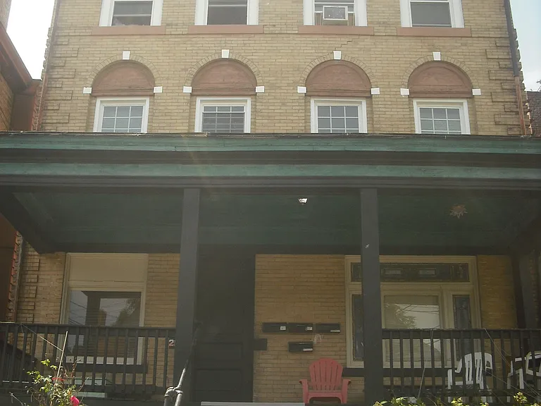 210 Stratford Ave #1 — Photo 1