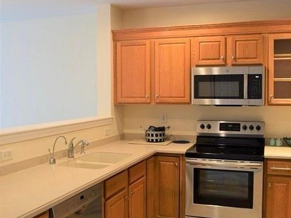 2nd image of 2110 Briarwood Vlg