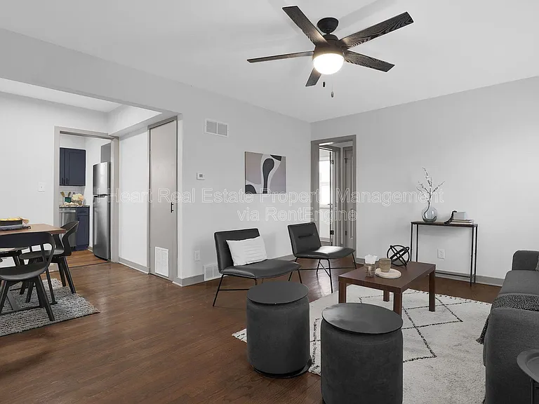 1963 W Broad St #8 — Photo 9