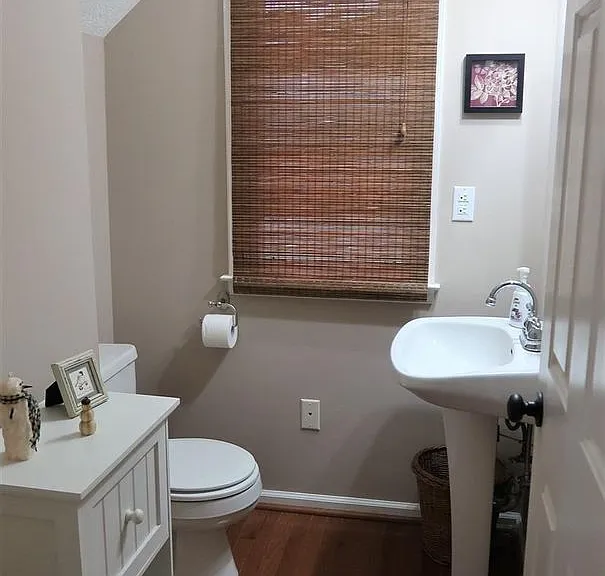 685 Tarrytown Rd — Photo 9