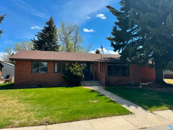 1220 Meadow Ln Ave, Cody, WY 82414