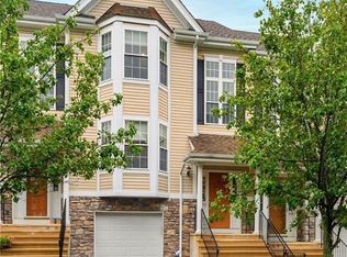 1703 Briar Woods Ln, Danbury, CT 06810