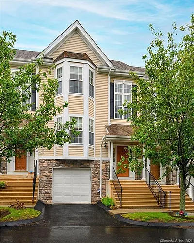 1703 Briar Woods Ln Photo 1