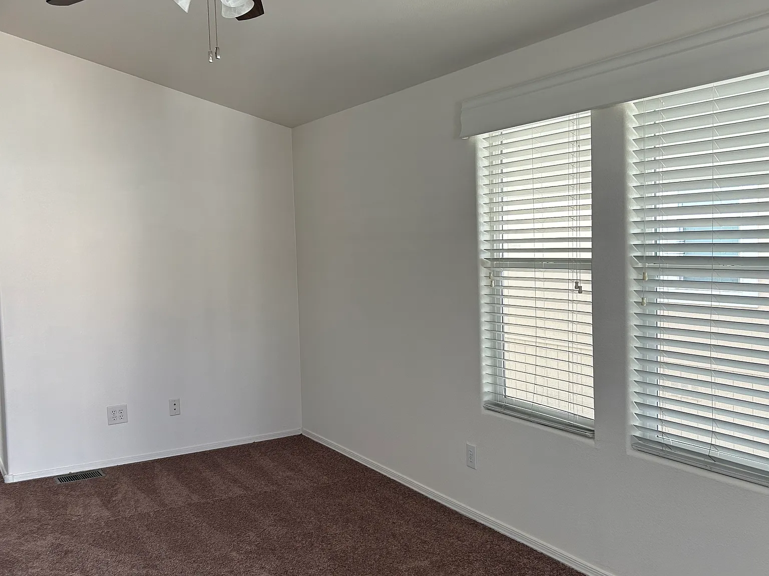 2 bed, 960 sqft, $2,600 — Photo 3