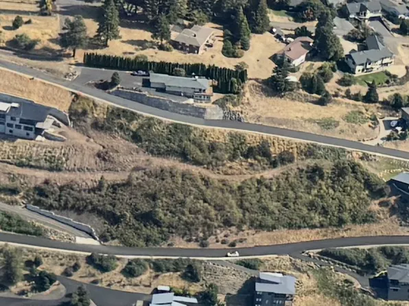 Sterling Blvd, White Salmon, WA 98672