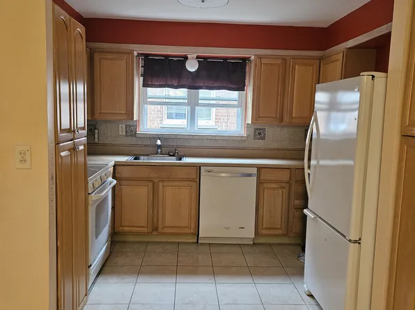 (undisclosed Address), Bronx, NY 10461