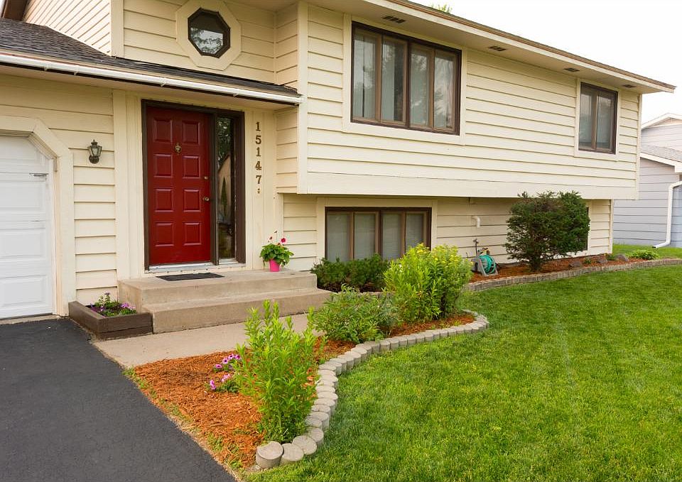 1st image of 15147 Dunbar Blvd