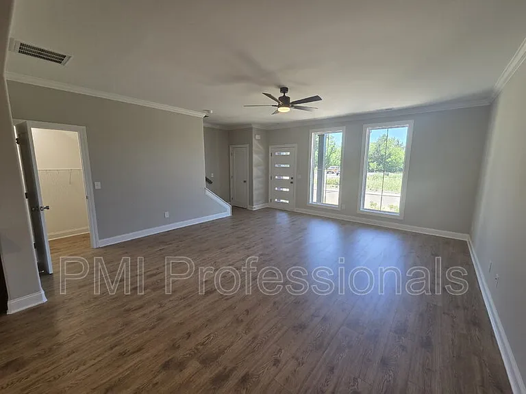 1339 Rebecca Johns Dr — Photo 3