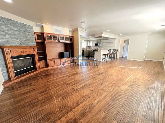 3rd image of 5933 Dagwood Ave Unit 5933