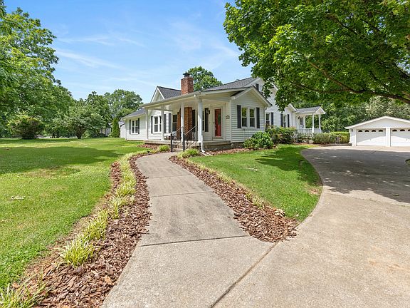 2nd image of 3228 Lakeshore Dr