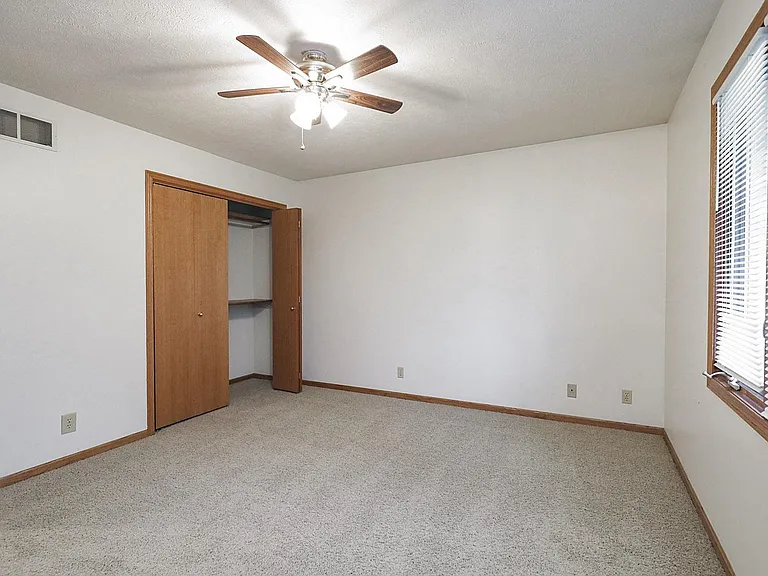 1107 Knox St — Photo 14