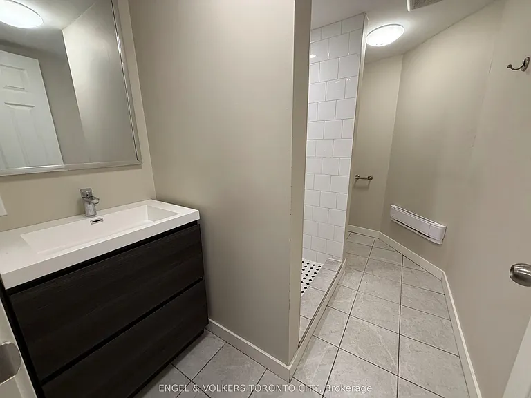 10 Mosley St #2B — Photo 16