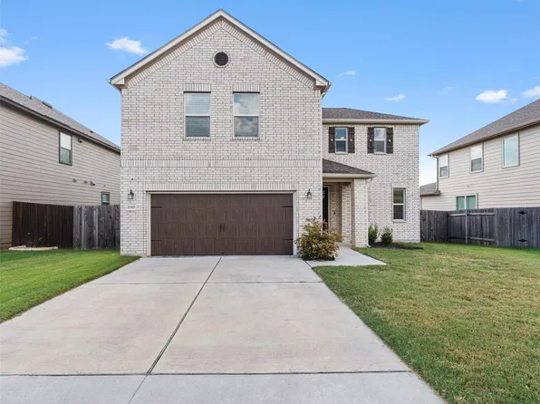 2000 Prickly Pear Dr, Bastrop, TX 78602