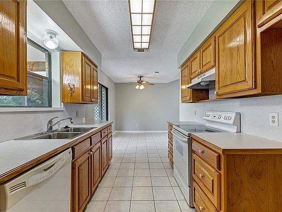 5th image of 1124 Park Center Ct