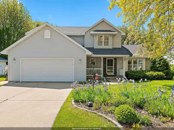 2038 Emerald Dr, Green Bay, WI 54311