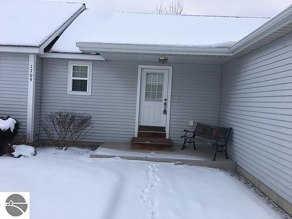 2nd image of 1709 Saint Joseph St