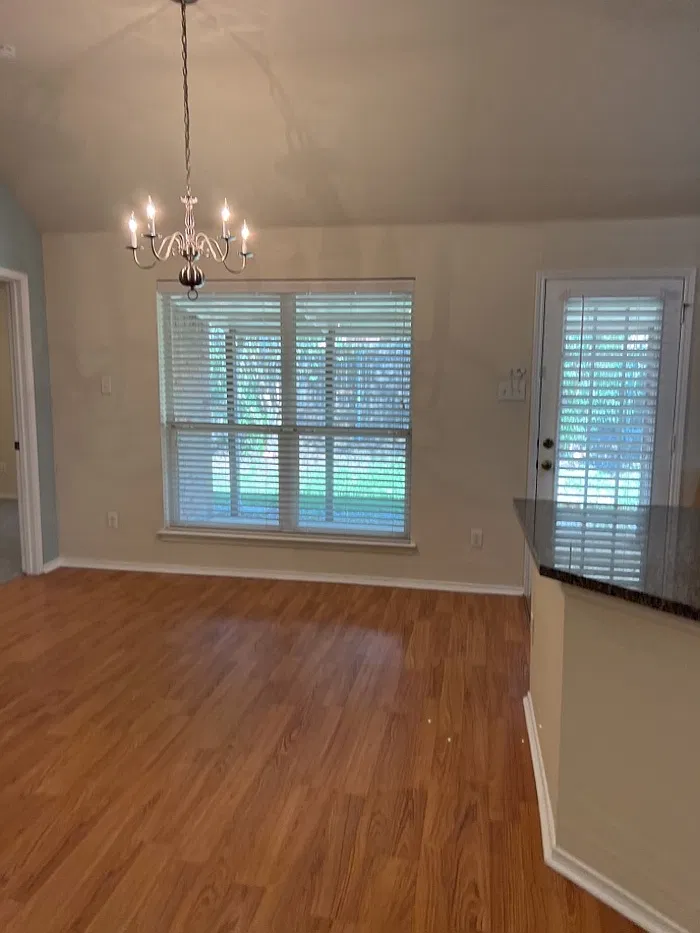 3 bed, 2.0 bath, 1650 sqft, $2,175 — Photo 3
