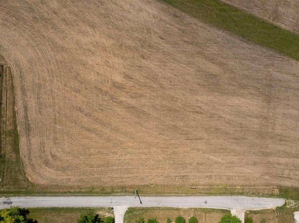 1 Hill Ests, Oxford, IA 52322