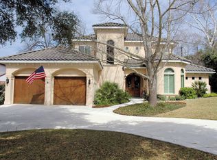 329 Elizabeth Rd, Terrell Hills, TX 78209