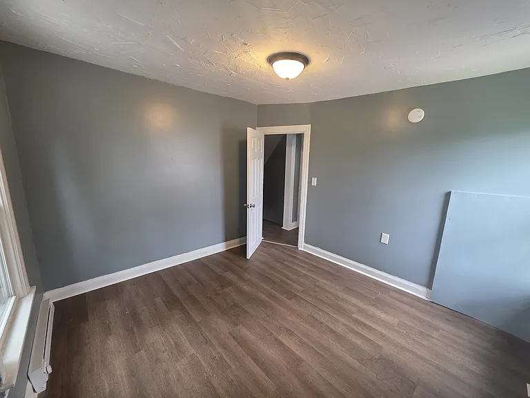 209 Poplar St — Photo 16