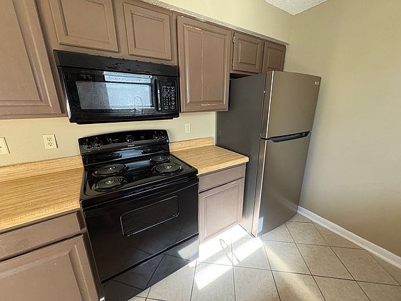 4th image of 2845 Derringer Ct