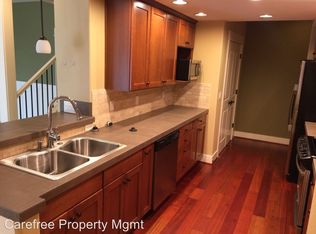 3634 SW Baird St UNIT 8, Portland, OR 97219