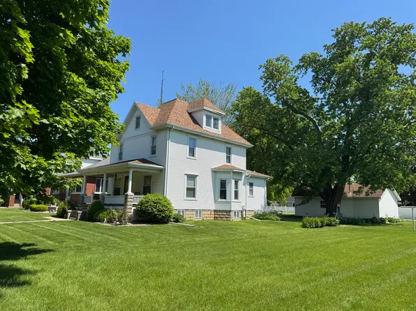 222 N Maple St, Herscher, IL 60941
