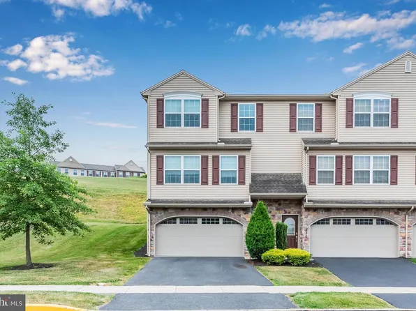 324 Weatherstone Dr, New Cumberland, PA 17070