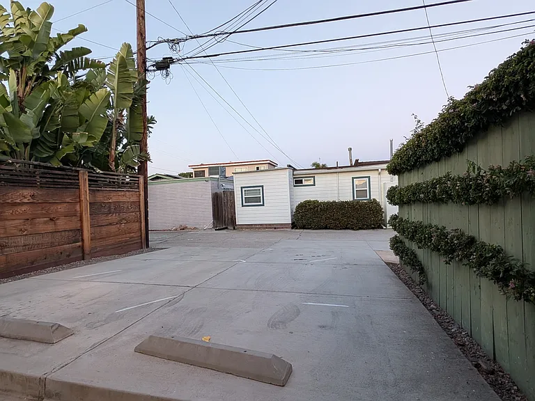 4883 33rd St — Photo 10