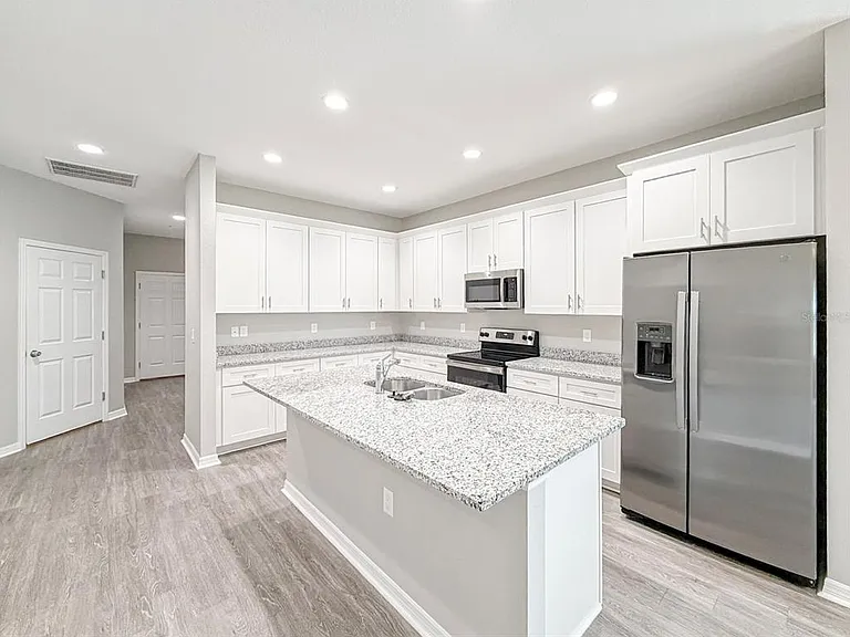 3376 Cup Dr — Photo 3