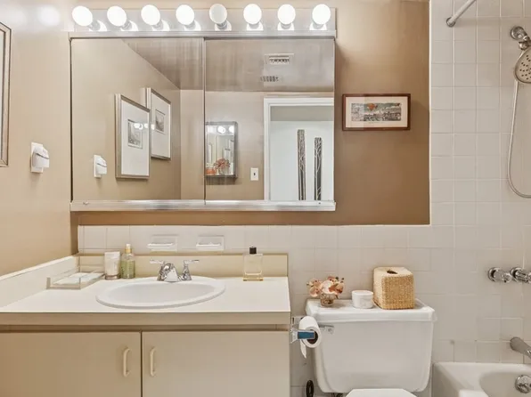 253 West 73rd Street image 4 of 4