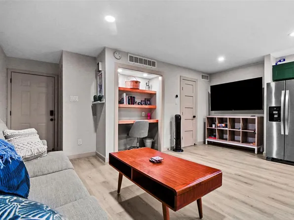 1840 Burton Dr APT 192, Austin, TX 78741