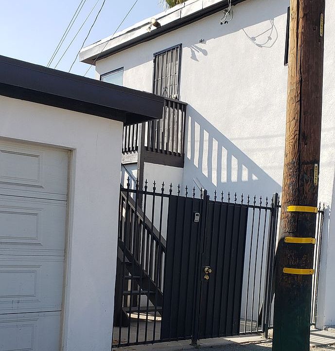 2nd image of 3957 1/2 N Genevieve St