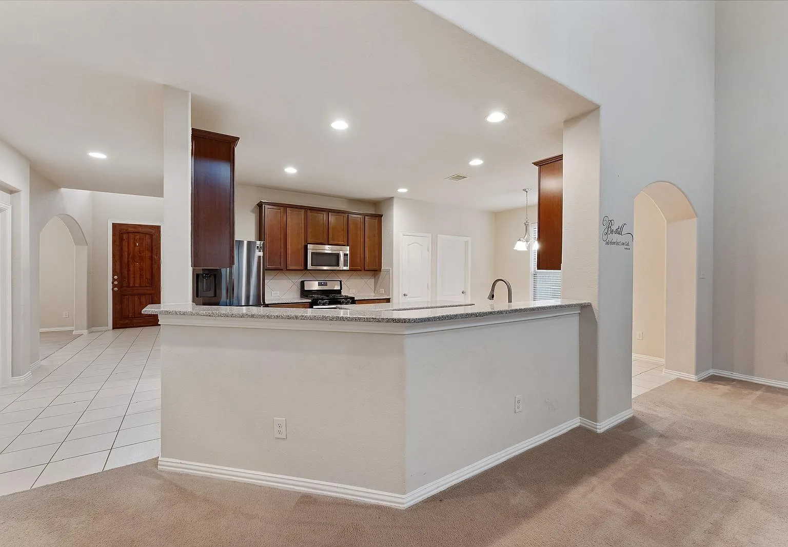 4 bed, 2.5 bath, 2602 sqft, $2,500 — Photo 4