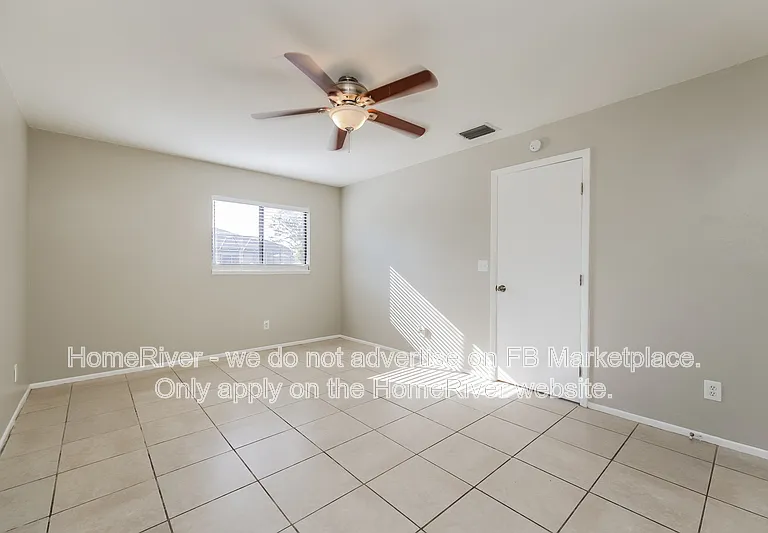 1720 SW 3rd Pl — Photo 8