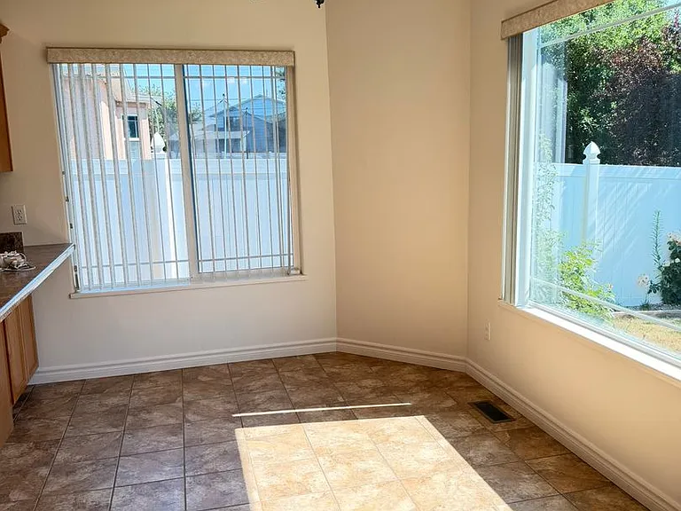 646 Cortney Way — Photo 6